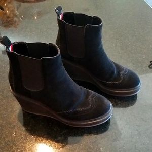 Tommy Hilfiger suede booties